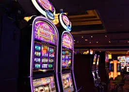 33com Live Tables, Slots and Betslip on the Go
